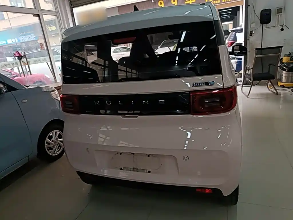 Wuling MINIEV — миниатюра 6