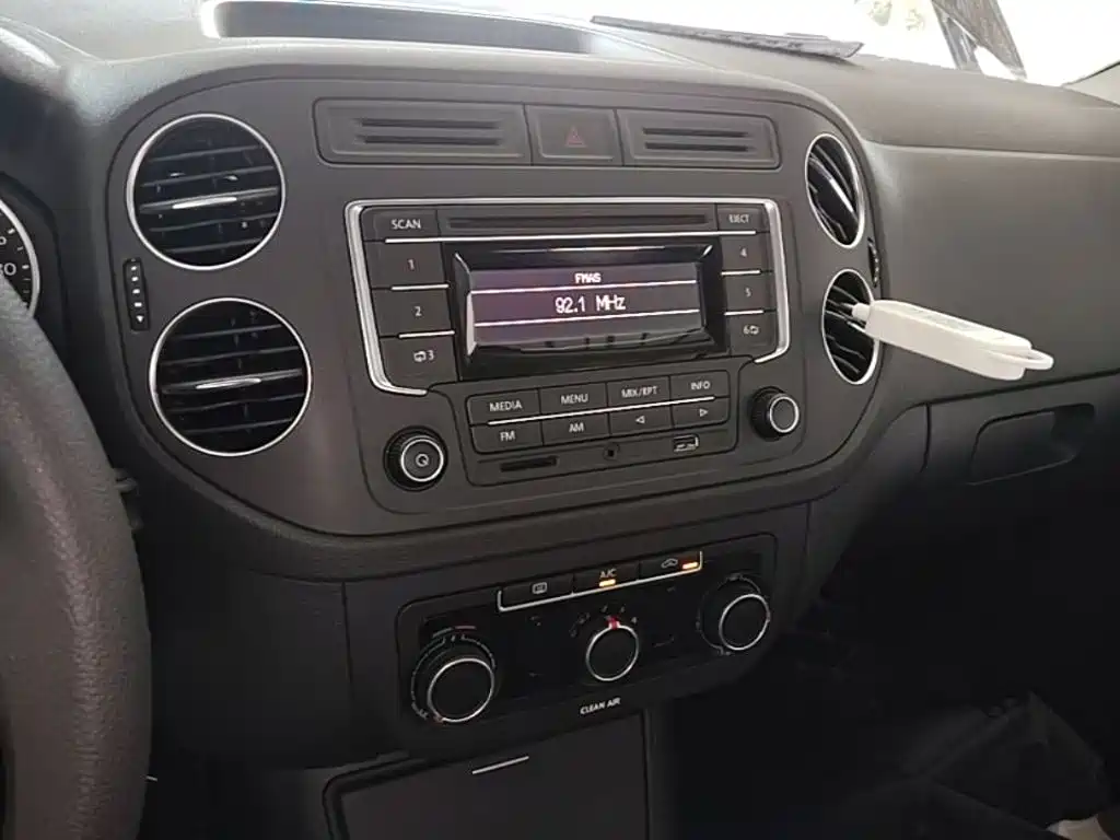 Volkswagen Tiguan — миниатюра 13