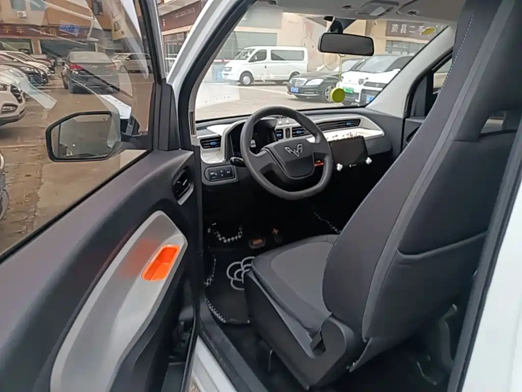 Wuling MINIEV — миниатюра 16