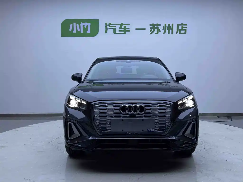 Audi Q2L e-tron — миниатюра 3