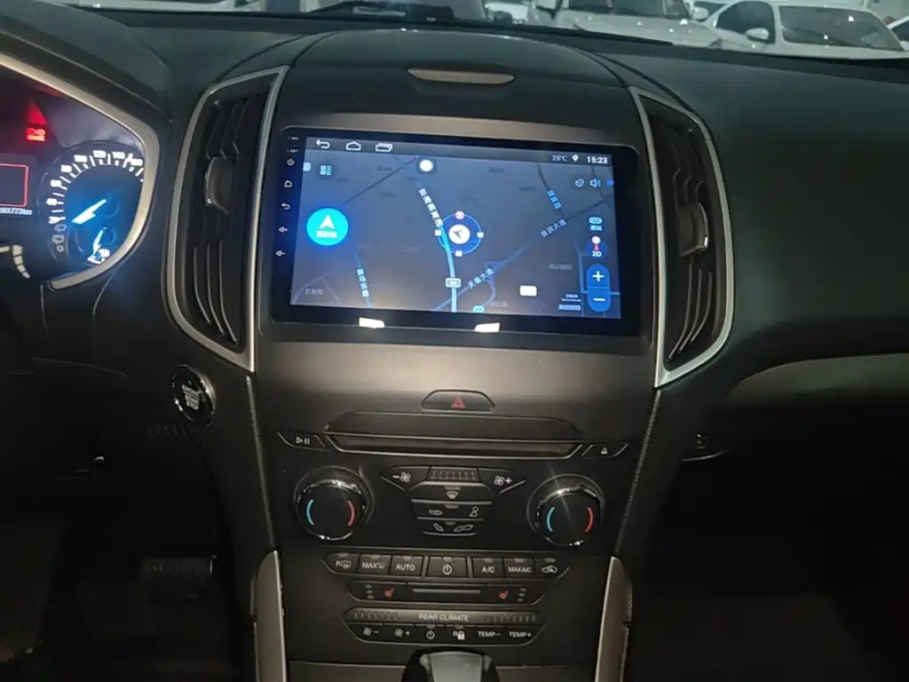 Ford Edge — миниатюра 13