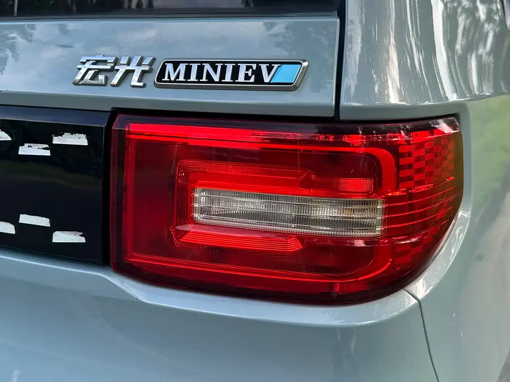 Wuling MINIEV — миниатюра 11