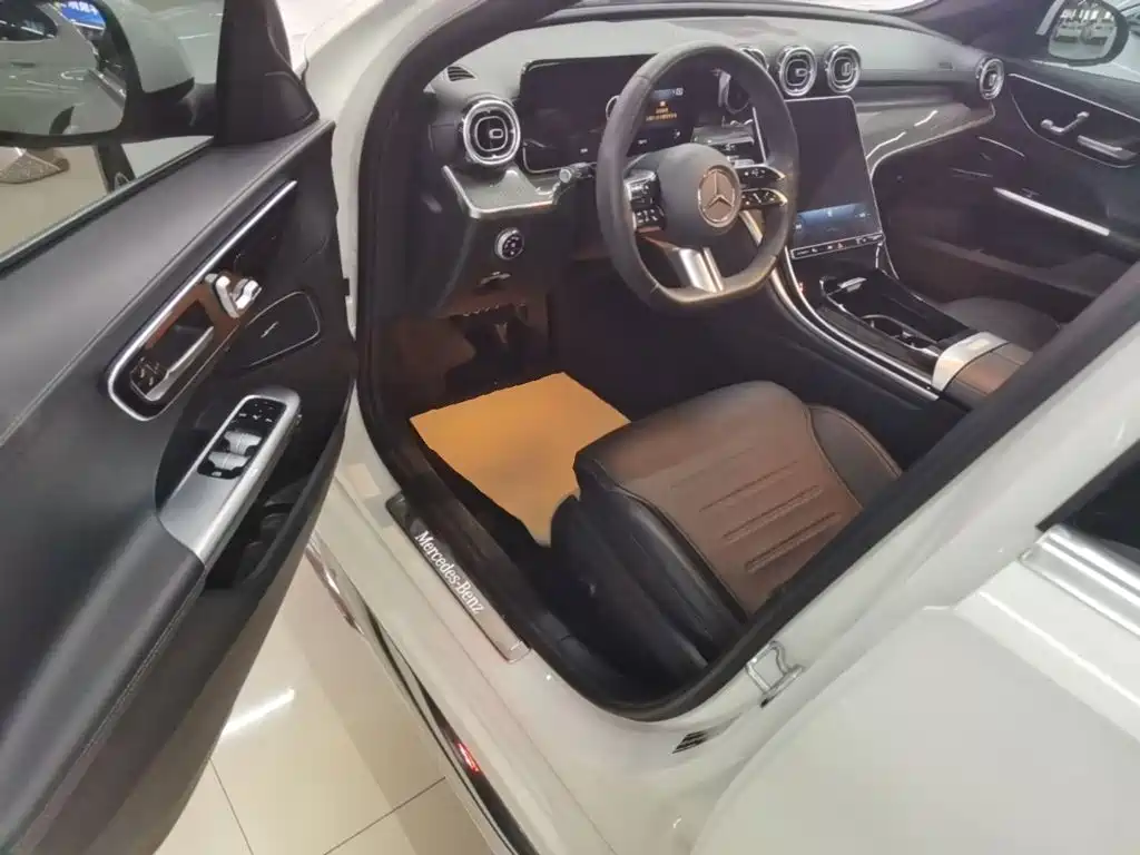 Mercedes-Benz C-Class — миниатюра 16
