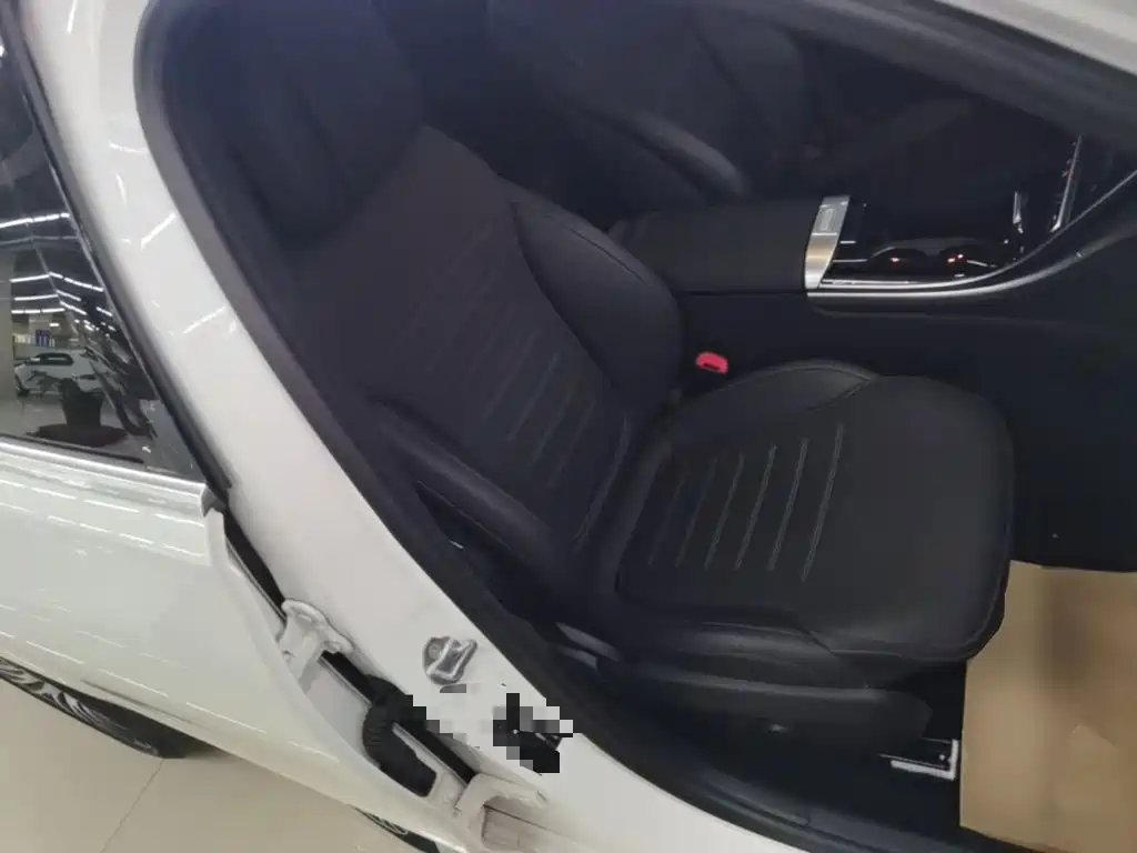 Mercedes-Benz C-Class — миниатюра 25