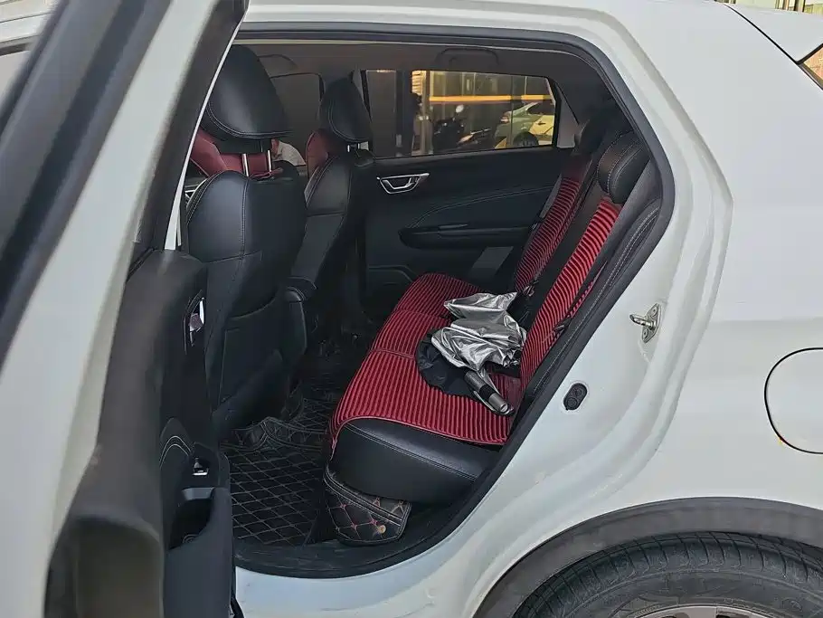 Geely Vision X3 — миниатюра 11