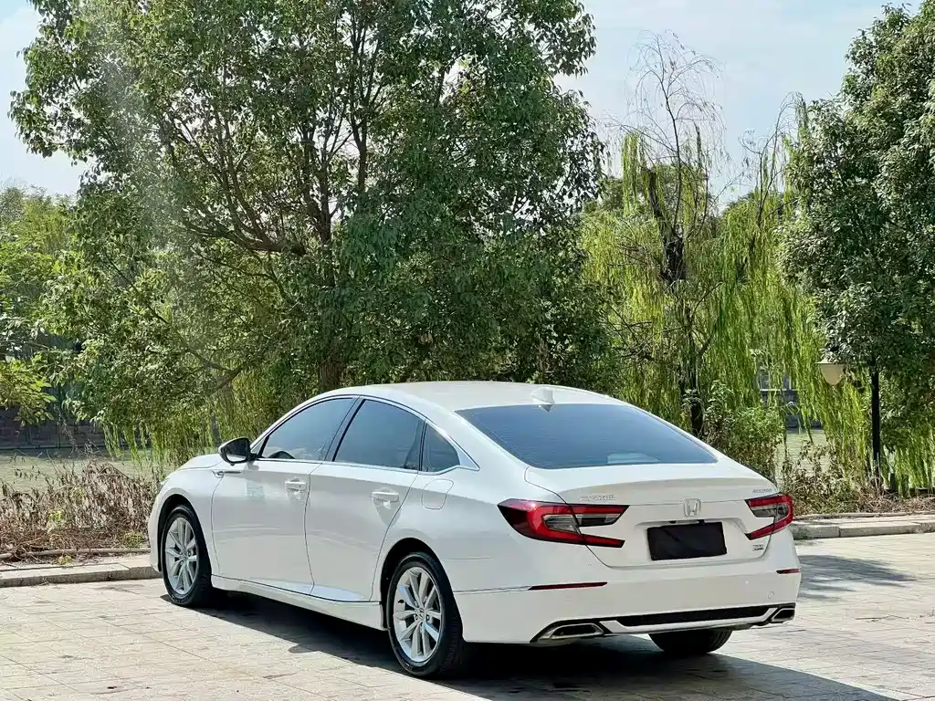 Honda Accord — миниатюра 7
