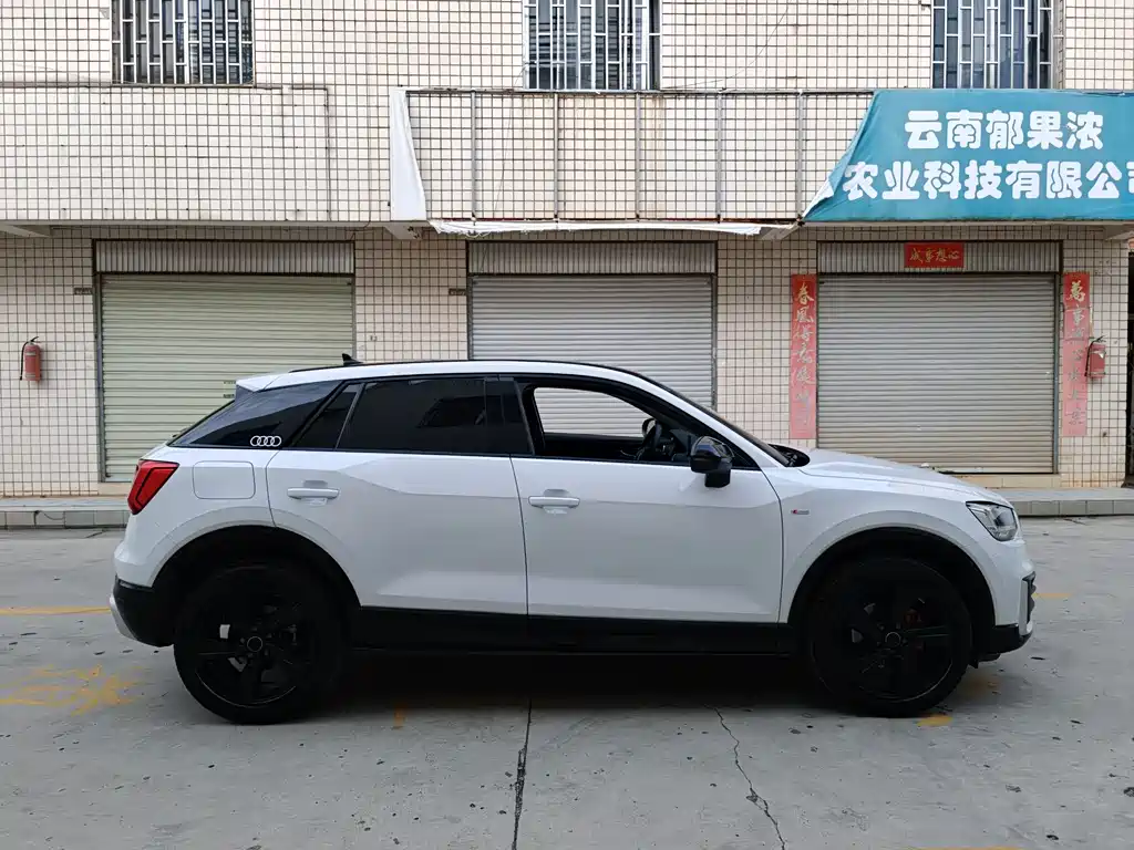 Audi Q2L — миниатюра 5