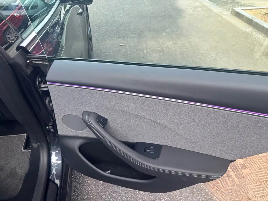 Tesla Model 3 — миниатюра 13
