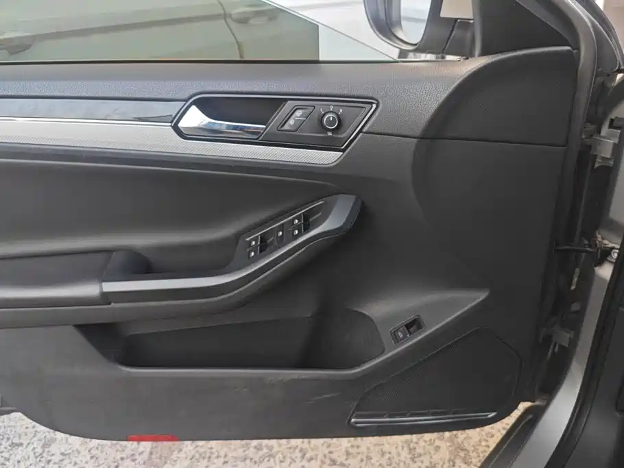 Volkswagen Sagitar — миниатюра 7