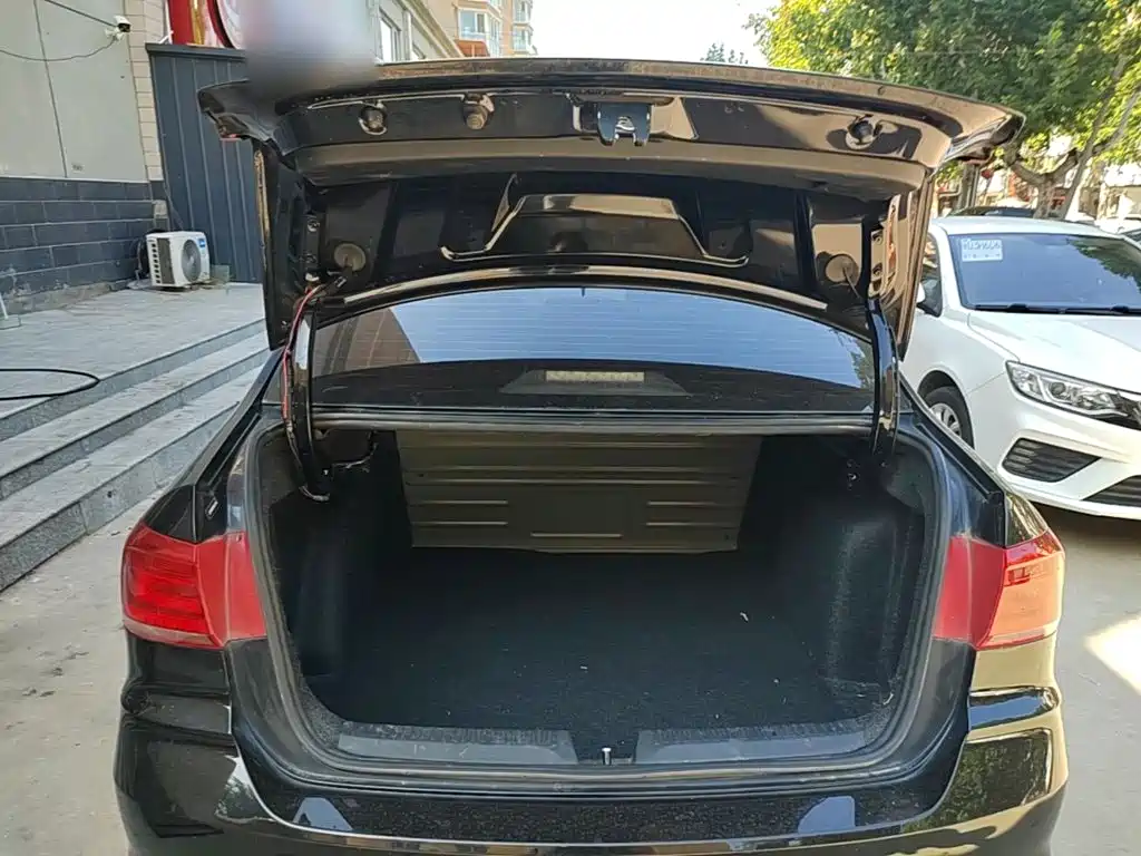 Volkswagen Santana — миниатюра 19