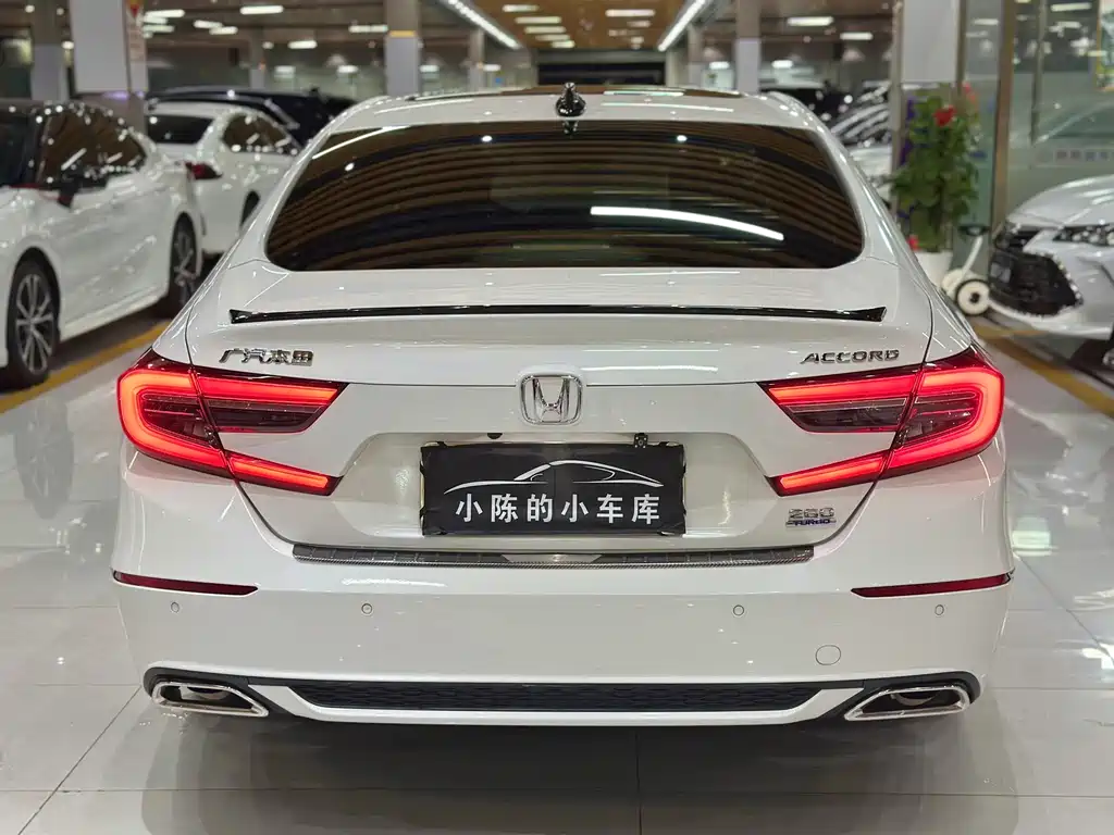 Honda Accord — миниатюра 9