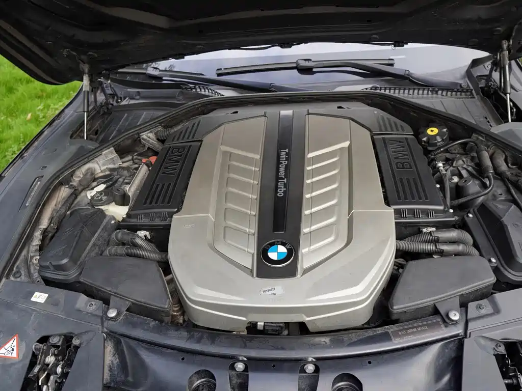 BMW 7 Series — миниатюра 30