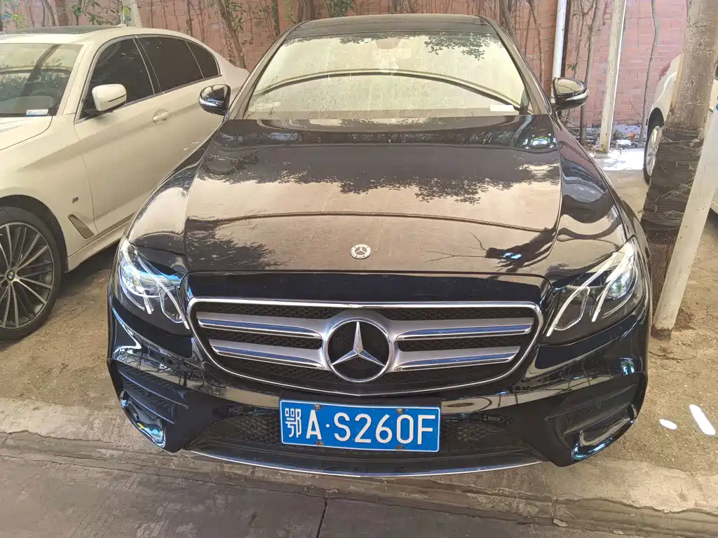 Mercedes-Benz E-Class — миниатюра 2