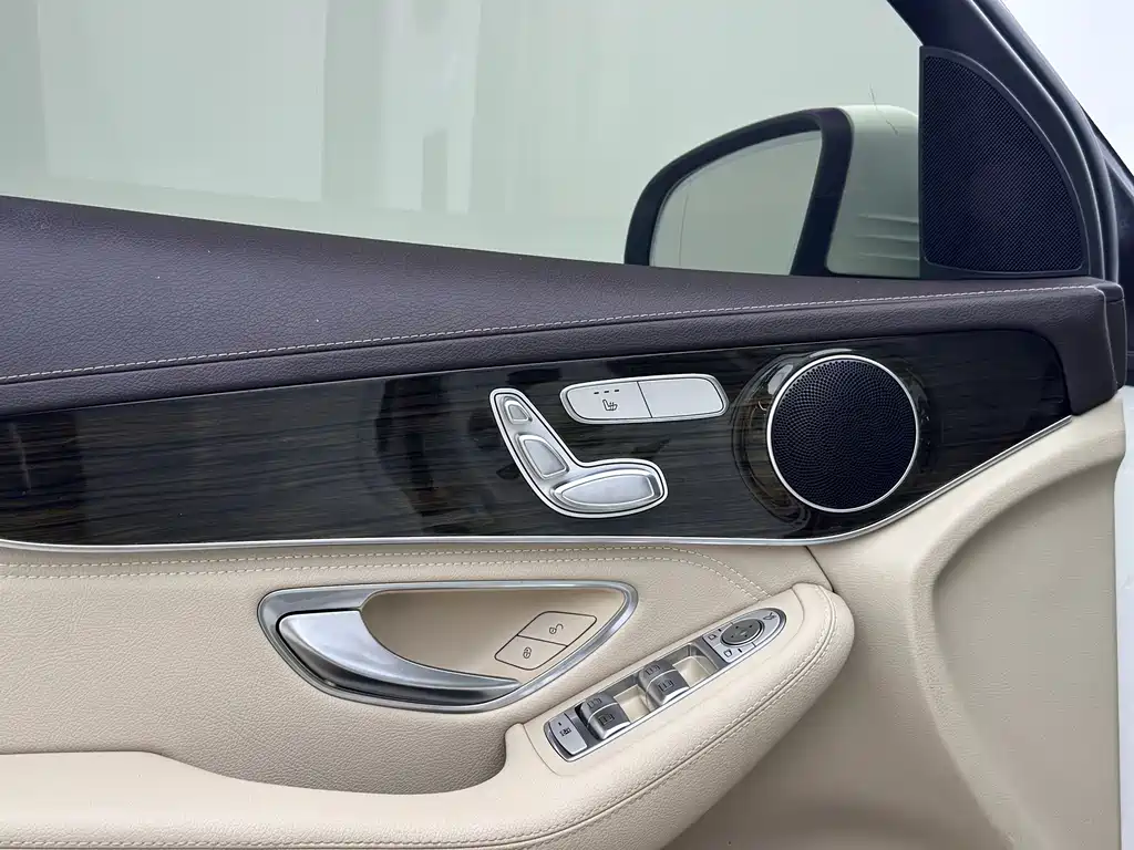 Mercedes-Benz GLC — миниатюра 10