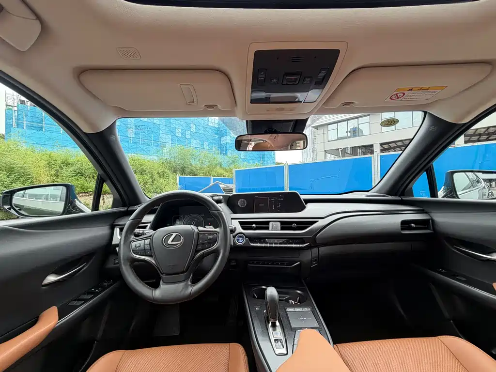Lexus UX New Energy — миниатюра 6