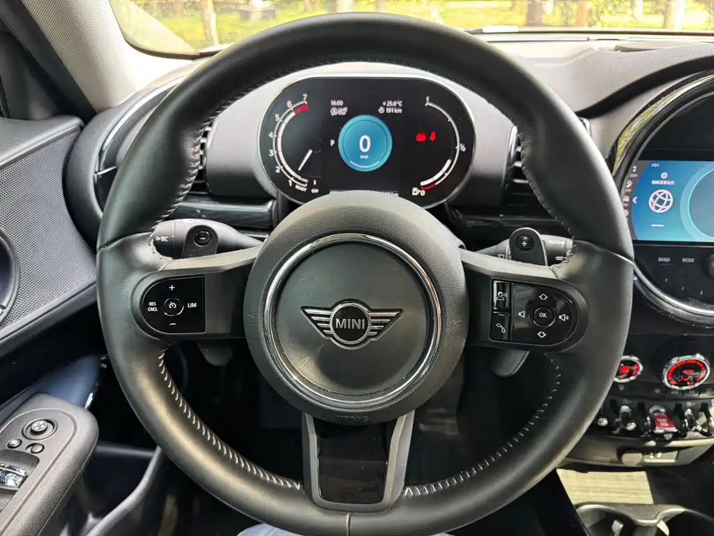 MINI Mini Clubman — миниатюра 18