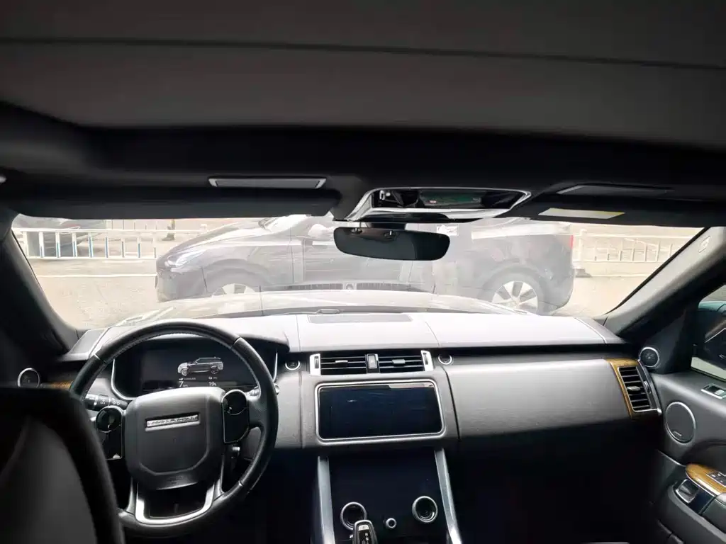 Land Rover Range Rover Sport PHEV P400e, фото 4