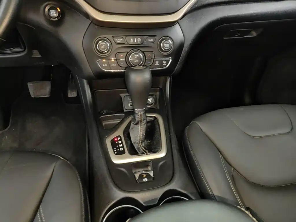 Jeep Cherokee — миниатюра 14
