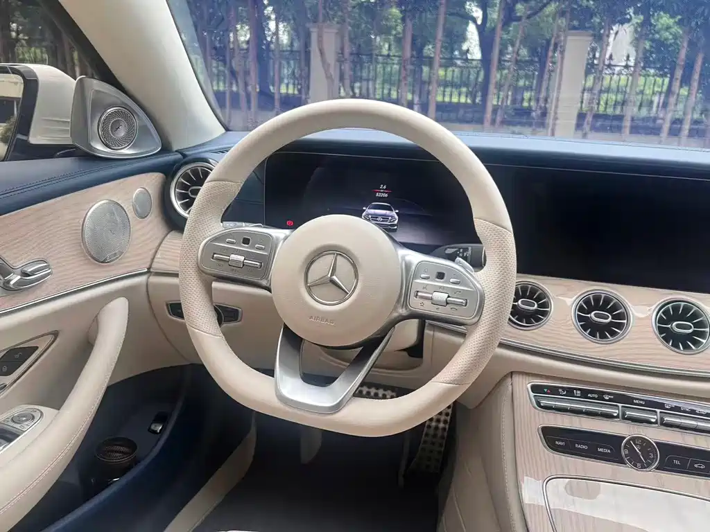 Mercedes-Benz E-Class (Import) — миниатюра 11