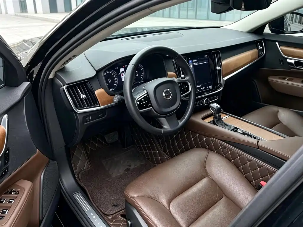 Volvo S90 — миниатюра 8