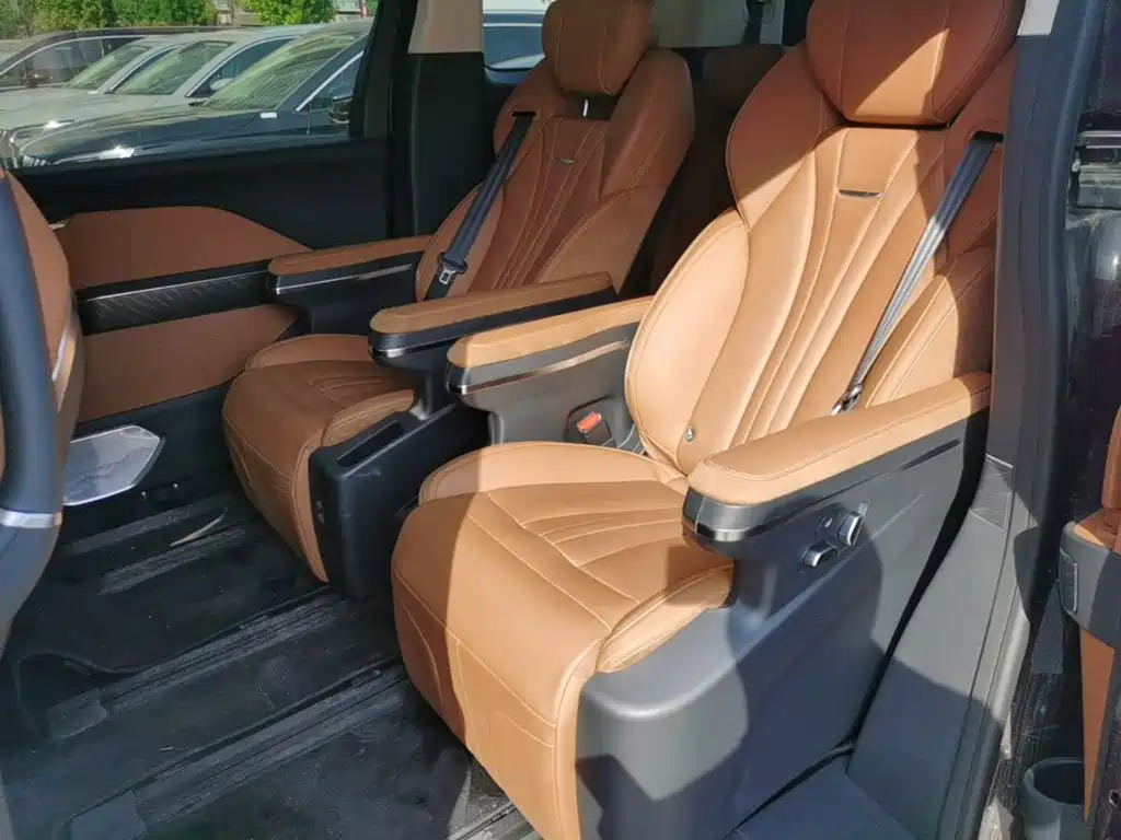 Hongqi Hongqi HQ9 PHEV — миниатюра 17
