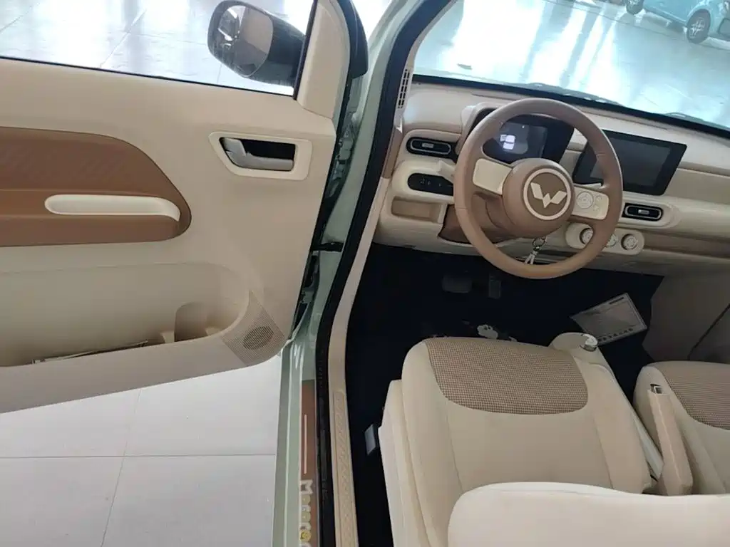 Wuling MINIEV — миниатюра 16