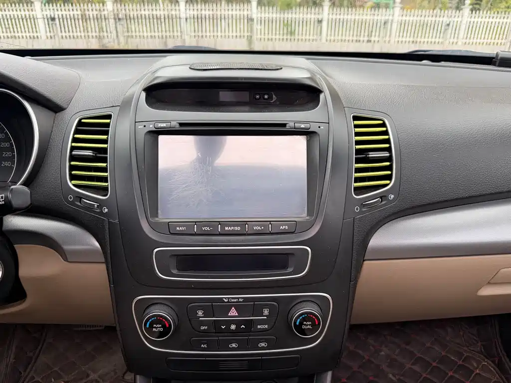 Kia Sorento — миниатюра 11