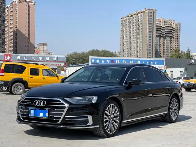 AUDI  A8