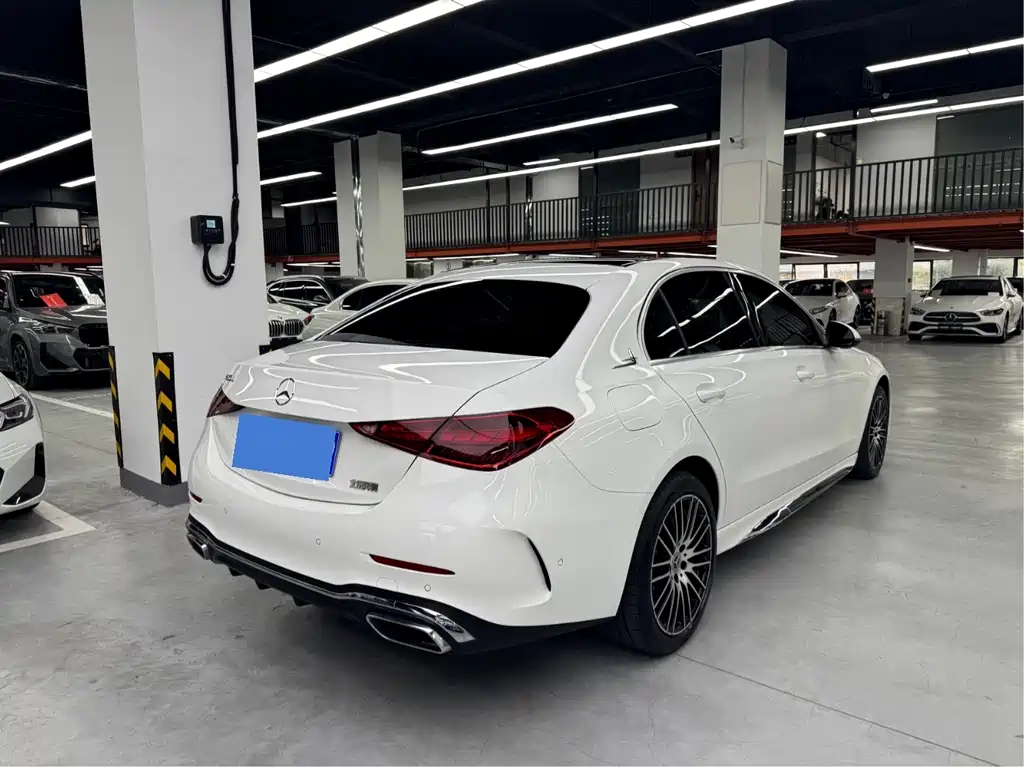 Mercedes-Benz C-Class — миниатюра 13
