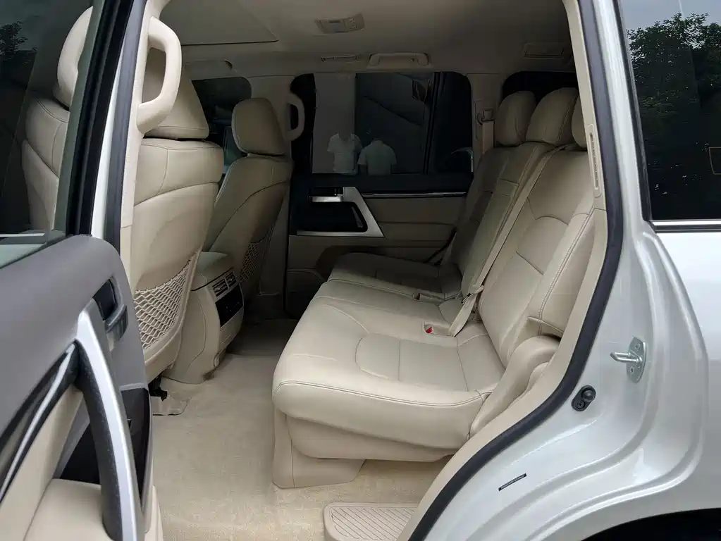 Toyota Land Cruiser — миниатюра 8