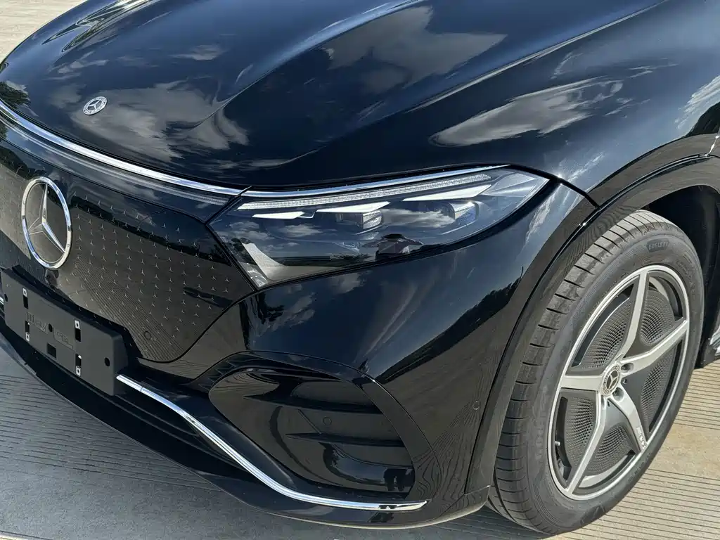 Mercedes-Benz EQS SUV — миниатюра 4