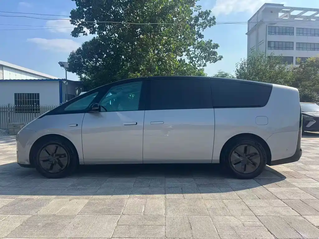 Li Auto Li MEGA — миниатюра 9