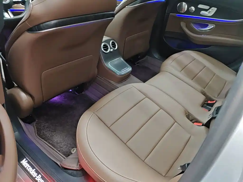 Mercedes-Benz E-Class — миниатюра 17
