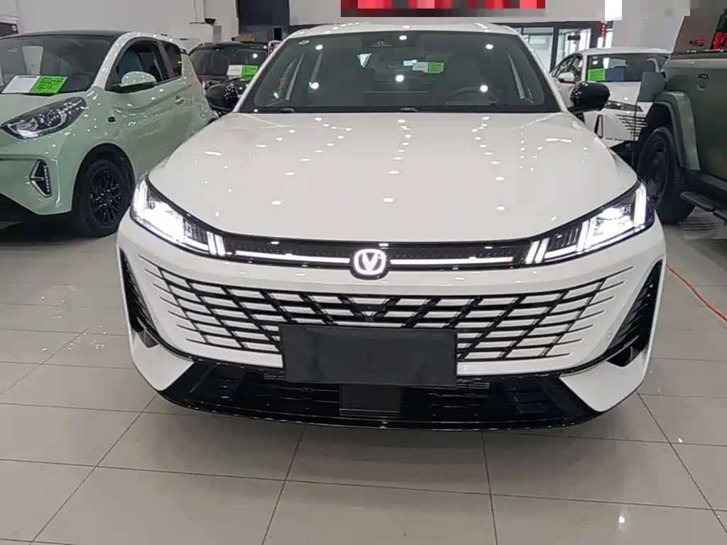 Changan Eado — миниатюра 3