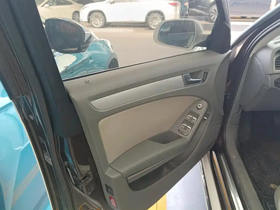 Audi A4L 2016 35 TFSI S line Comfort