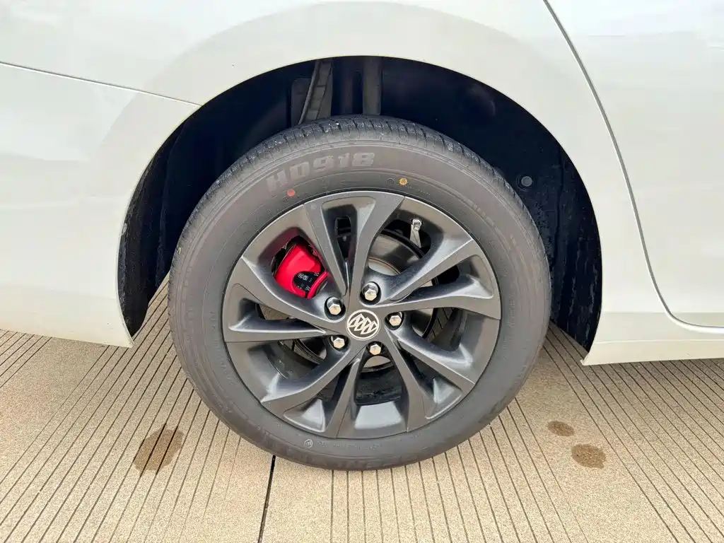 Buick Verano — миниатюра 9