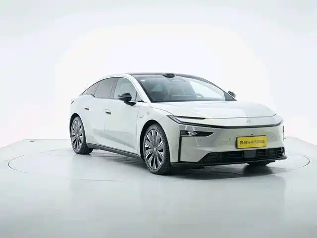 Toyota bZ7 — миниатюра 8