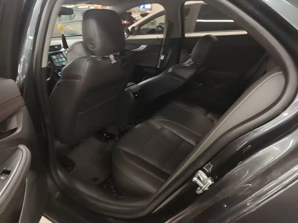 Chevrolet Malibu — миниатюра 17