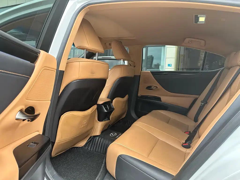 Lexus ES — миниатюра 6