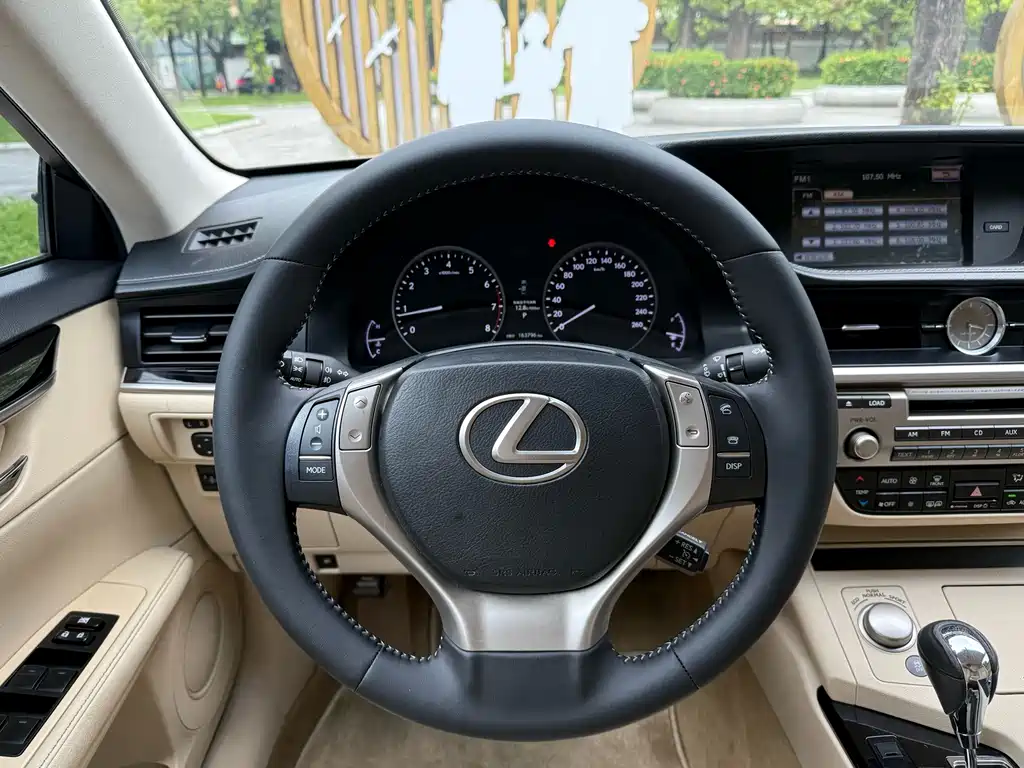Lexus ES — миниатюра 12