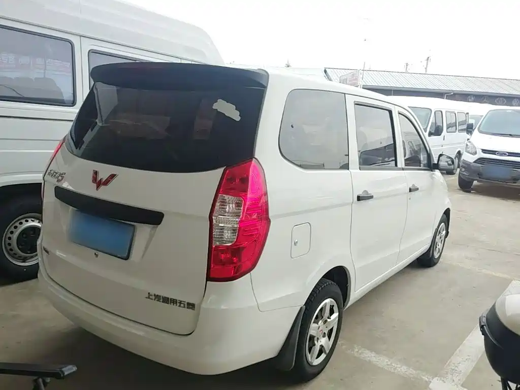 Wuling Hongguang — миниатюра 7