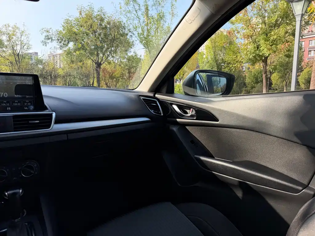 Mazda 3 Axela — миниатюра 18
