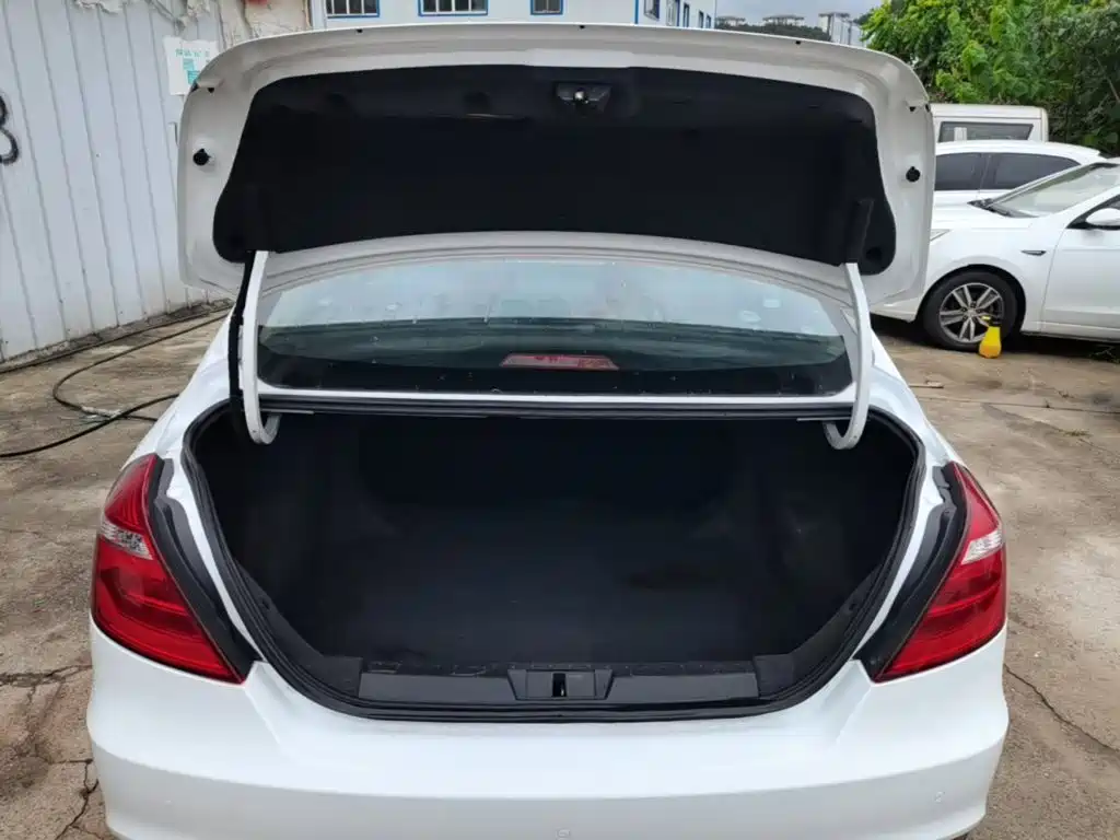 Geely Emgrand — миниатюра 19