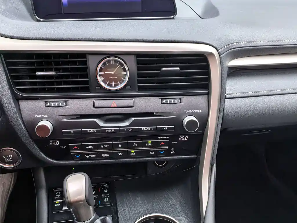 Lexus RX — миниатюра 17