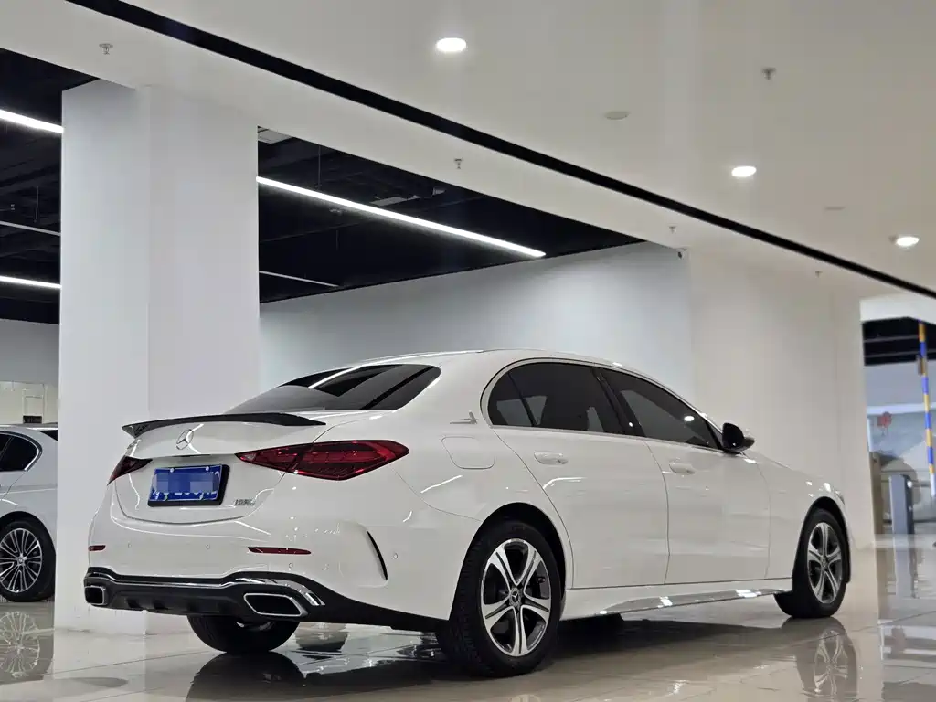 Mercedes-Benz C-Class — миниатюра 4