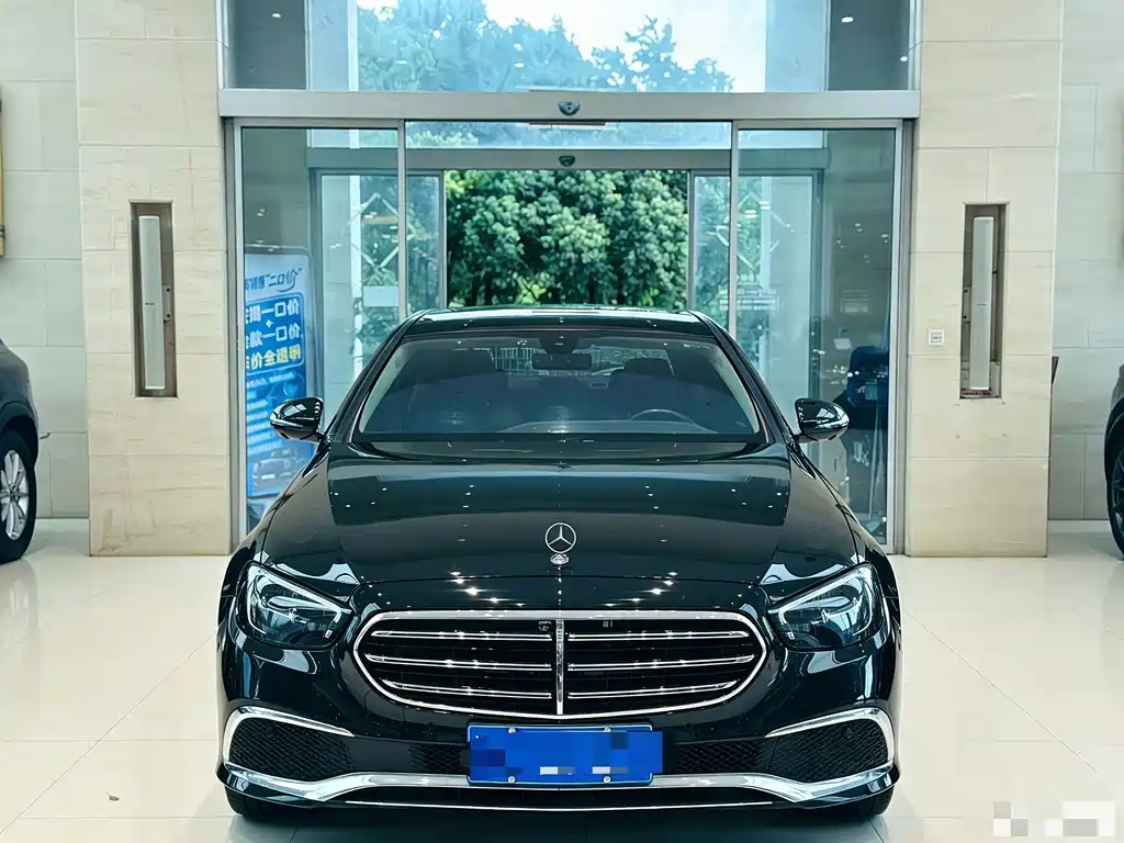 Mercedes-Benz E-Class — миниатюра 2