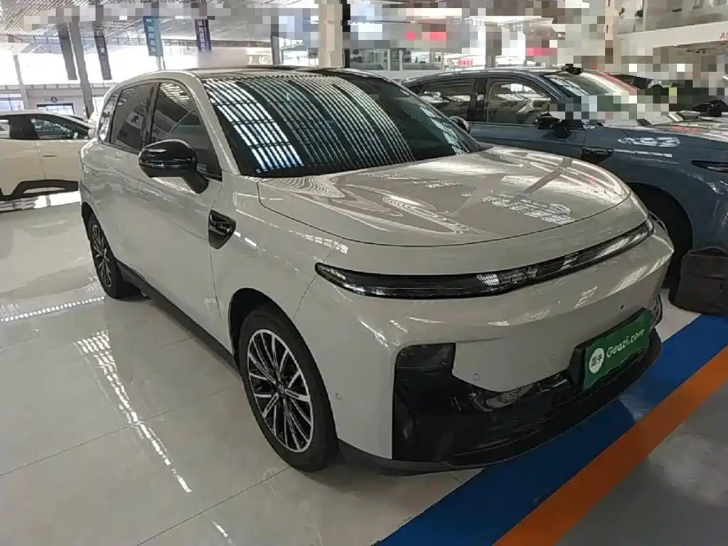 Leapmotor Leapmotor B10 — миниатюра 4