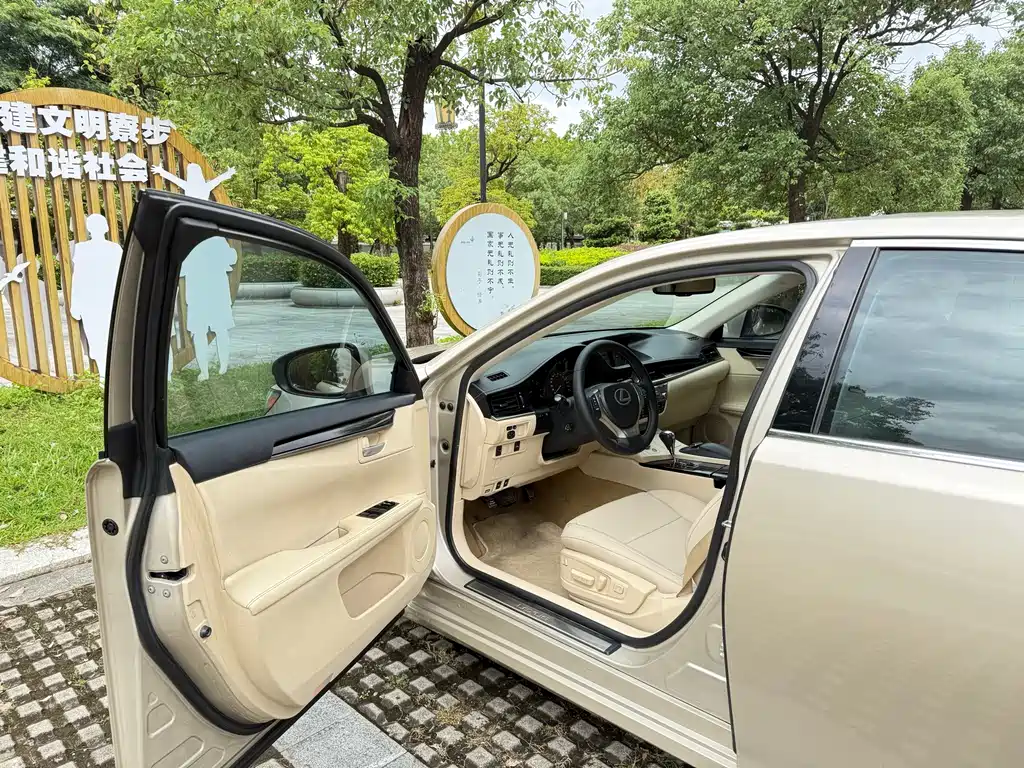 Lexus ES — миниатюра 7