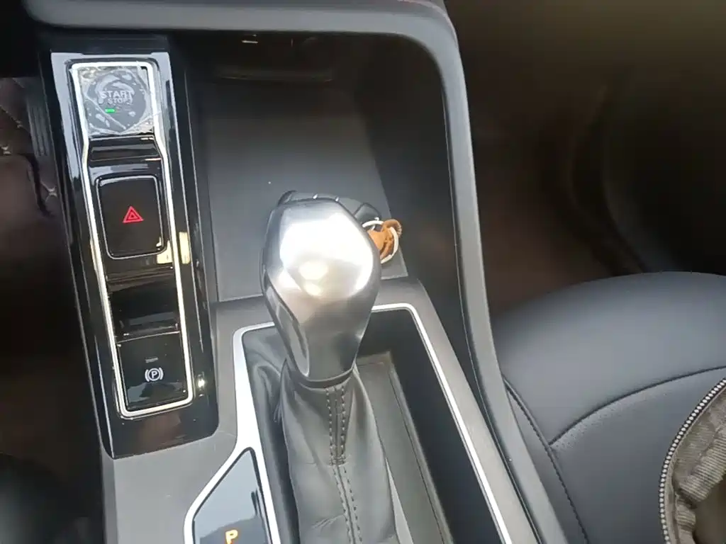 Roewe i5 — миниатюра 14