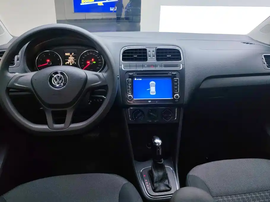Volkswagen Polo — миниатюра 12
